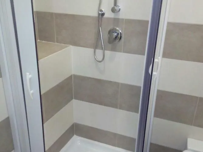 Gradoni Di Chiaia Twenty Three Alojamento de Acomodação e Pequeno-almoço Nápoles