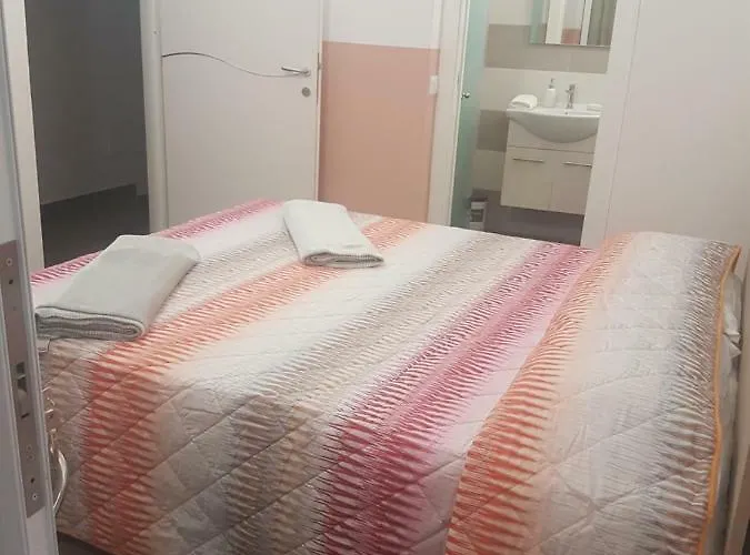 Gradoni Di Chiaia Twenty Three Alojamento de Acomodação e Pequeno-almoço Nápoles