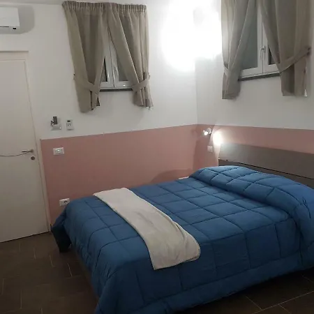 Gradoni Di Chiaia Twenty Three * Neapel