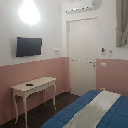 Gradoni Di Chiaia Twenty Three Oda ve Kahvaltı Napoli