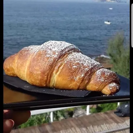 Gradoni Di Chiaia Twenty Three Oda ve Kahvaltı